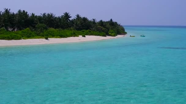 Drone paysage exotique île plage voyage par mer bleue avec fond de sable blanc — Video