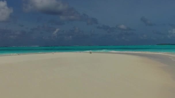 Sunny landscape of luxury sea view beach wildlife by blue lagoon with white sandy background near waves — Stock Video