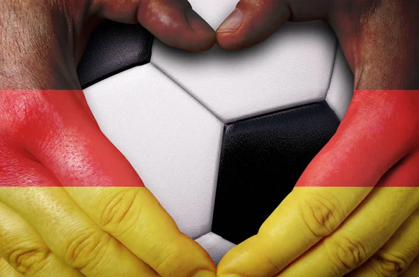 Hände Bemalt Mit Einer Deutschland Fahne Die Ein Herz Über — Stockfoto