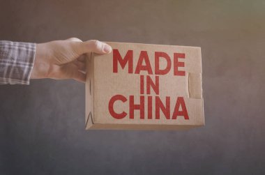 Erkek eli ile Made ile karton kutusunda Çin etiket baskı 