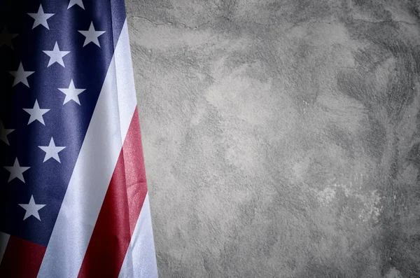 Stati Uniti Bandiera Vicino Con Uno Sfondo Muro Cemento — Foto Stock