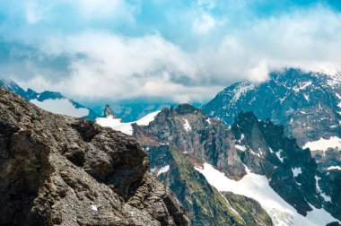 Titlis Dağı 'nın tepesinden görünüm