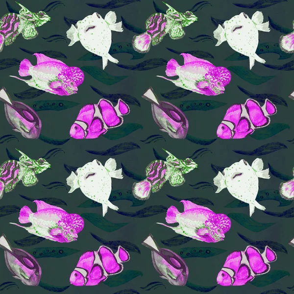 紫色の花角の魚 ザリガニ マンダリン魚 パラカンサスの肝 手描きの水彩画イラスト 波の背景を持つ濃い緑の海の表面にシームレスなパターン — ストック写真