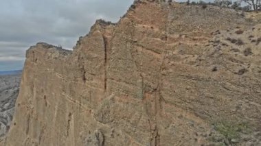 Vashlovani sonbaharda dağ manzarası rezervi