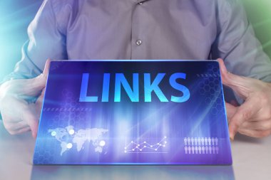İş, teknoloji, Internet ve ağ kavramı. Geleceğin sanal bir ekranda çalışan genç bir girişimci ve yazıt görür: bağlantılar