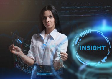 İş, teknoloji, Internet ve ağ kavramı. Geleceğin sanal bir ekranda çalışan genç bir girişimci ve yazıt görür: Insight