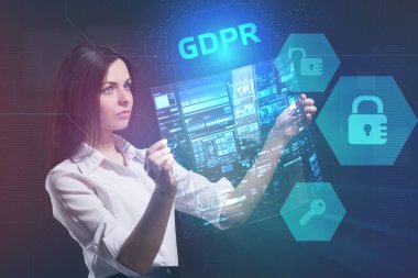 İş, teknoloji, Internet ve ağ kavramı. Geleceğin sanal bir ekranda çalışan genç bir girişimci ve yazıt görür: Gdpr