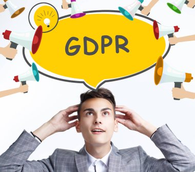 İş, teknoloji, internet ve ağ kavramı. Genç girişimci yenilik düşünce var: Gdpr