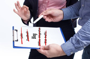 İş, teknoloji, internet ve ağ kavramı. Anahtar kelime gösterilen genç girişimci: Blog