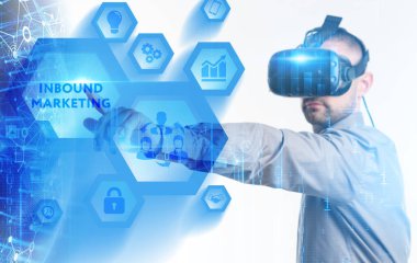 Ekonomi, teknoloji, Internet ve ağ kavramı. Genç busine