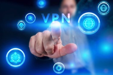 İş, Teknoloji, İnternet ve ağ konsepti. Genç işadamı geleceğin sanal ekranı üzerinde çalışıyor ve VPN yazısını görüyor.