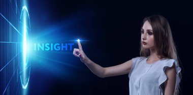 İş, Teknoloji, İnternet ve ağ konsepti. Genç işadamı geleceğin sanal bir ekranı üzerinde çalışıyor ve yazıyı görüyor: