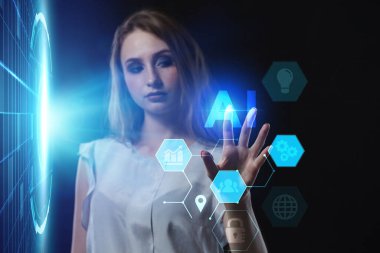 İş, Teknoloji, İnternet ve ağ konsepti. Genç işadamı geleceğin sanal ekranı üzerinde çalışıyor ve yazıyı görüyor: