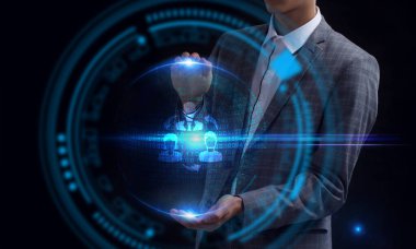 İş, Teknoloji, İnternet ve ağ konsepti. Genç işadamı geleceğin sanal ekranı üzerinde çalışıyor ve yazıyı görüyor.: 