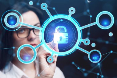 İş, Teknoloji, İnternet ve ağ konsepti. Genç işadamı geleceğin sanal ekranı üzerinde çalışıyor ve yazıyı görüyor.: 