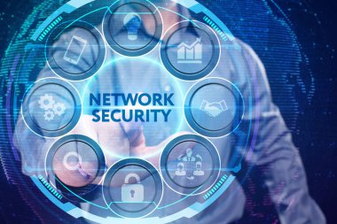 İş, Teknoloji, İnternet ve ağ konsepti. Genç işadamı geleceğin sanal ekranı üzerinde çalışıyor ve yazıyı görüyor.: 