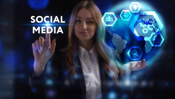 Affärsidé Teknik Internet Och Nätverkskoncept Ung Affärsman Som Arbetar Virtuell — Stockfoto