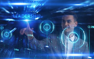 İş, Teknoloji, İnternet ve ağ konsepti. Genç işadamı geleceğin sanal ekranı üzerinde çalışıyor ve yazıyı görüyor: