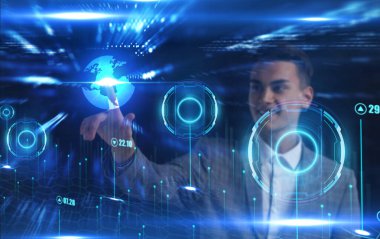 İş, Teknoloji, İnternet ve ağ konsepti. Genç işadamı geleceğin sanal ekranı üzerinde çalışıyor ve yazıyı görüyor.: 