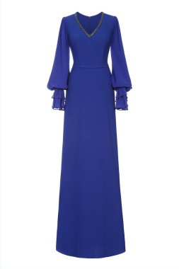 Uzun mavi gece elbisesi beyaz arka planda izole