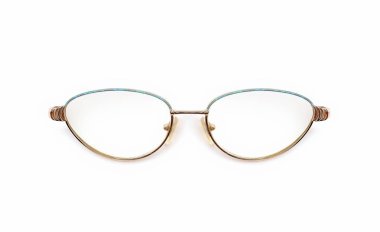 Bir portreye başvurmak için beyaz arkaplanda izole edilmiş gözlük