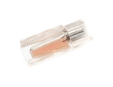 Beyaz arka planda izole edilmiş parfüm şişesi düzeni