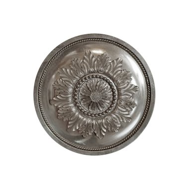 Beyaz arka plan üzerinde izole çiçek desenli gümüş dekoratif öğe