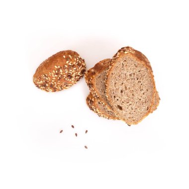 Ekmek beyaz arkaplanda izole edildi