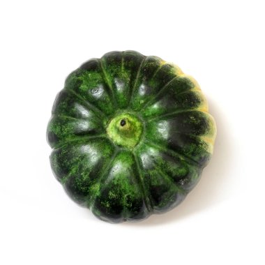 Azizler Günü 'nde (Cadılar Bayramı) bir tasarım yaratmak için balkabağı beyaz arka planda izole edildi)