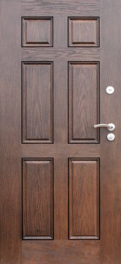 Giriş metali kapı modeli beyaz arkaplanda izole edildi