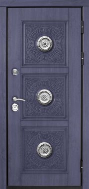 Giriş metali kapı modeli beyaz arkaplanda izole edildi