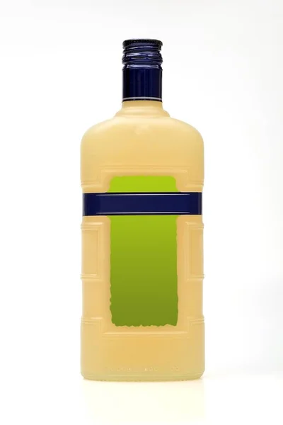 Foto Layout Getränkeflaschen Auf Weißem Hintergrund Mit Leerem Etikett — Stockfoto