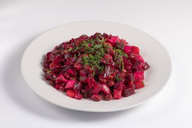 Pancar salatası, bezelye, haşlanmış patates, zeytinyağlı soğan.