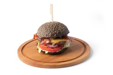 Hamburger tahtada beyaz arka planda servis için, fast food.