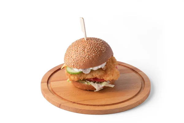 Hambúrguer Placa Madeira Fundo Branco Para Entrega Fast Food — Fotografia de Stock