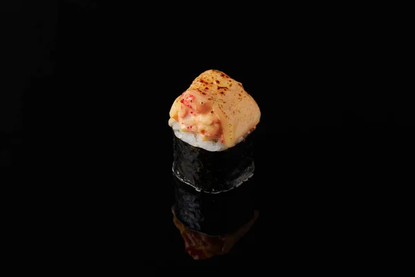 Maki Smoked Eel Cream Cheese Avocado Masago Sesame Seeds Tempura — Stock Photo, Image