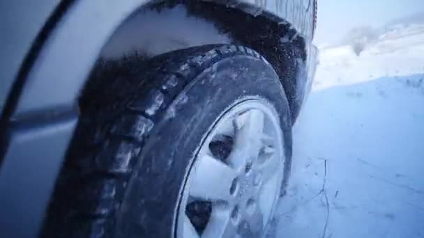 21.01.2018, Tchernivtsi, Ukraine - Conduire à travers la neige épaisse avec la neige battant sur la caméra — Video