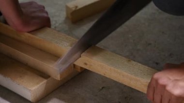 işçi ahşap el testere gördüm
