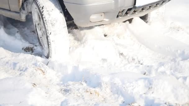 21.01.2018, Chernivtsi, Ukraina - mobil tergelincir di salju — Stok Video