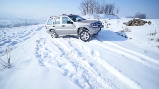 21.01.2018, Tjernivtsi, Ukraina - 4 x 4 jeep extrem tur på snö — Stockvideo