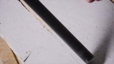 Elektrik fretsaw Osb yakın çekim testere ile kesme