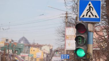 2018.04.06 - Chernivtsi, Ukrayna. Trafik lambası. zaman atlamalı