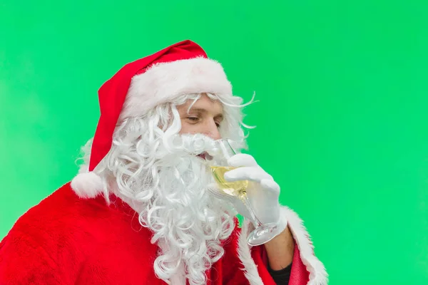 Santa Claus obchodzi z szampanem. Kluczowanie kolorem — Zdjęcie stockowe