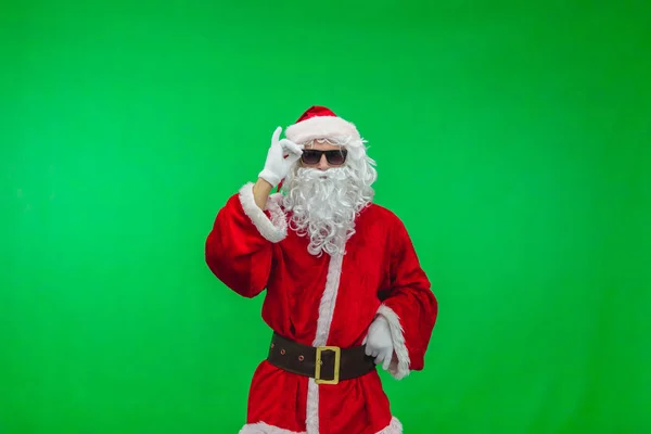 Weihnachtsmann mit Sonnenbrille tanzt Chroma-Schlüssel — Stockfoto