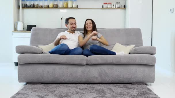 Marito e moglie divertirsi — Video Stock