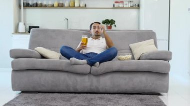 Kocam bira ve patlamış mısır sever