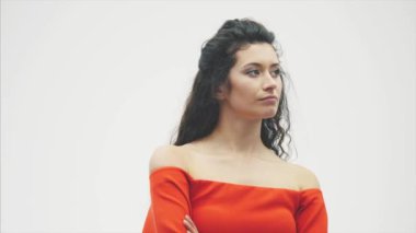 Sevgililer çift aşık. Bir moda model kızla birlikte dans bir güzel model adam güzelliktir. Sihir, çift romantik tarih. Sevgililer günü kavramı