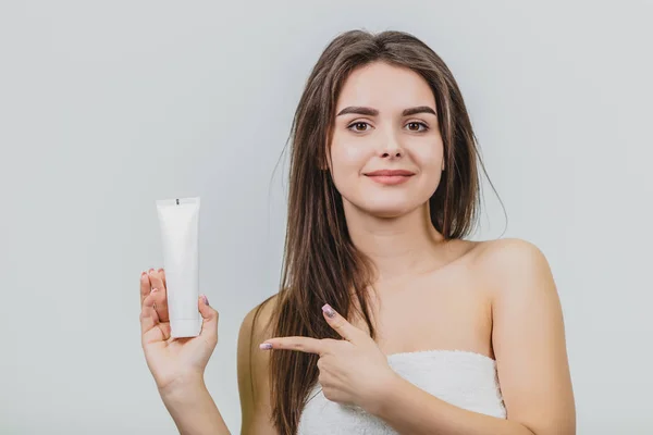 Hand Skin Care. Close Up Of Female Hands Applying Cream, Lotion. Beautiful Woman Hands With Red Manicure. Nails Applying Cosmetic Hand Cream On Soft Silky Healthy Skin. Beauty And Body Care Concept . — Stock Photo, Image