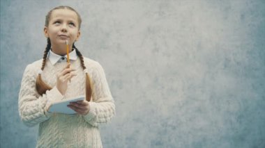 Konsantre okul kız ne yazmak ve yeni olsa sevinçli düşünme