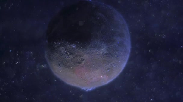 Realistische blauwe planeet die ronddraait rond zijn as. Miljoenen stofdeeltjes glinsteren en vliegen soepel in de ruimte. Sterren glitterend. — Stockvideo